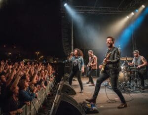 ¿Qué grupos españoles son imprescindibles para los amantes del rock?